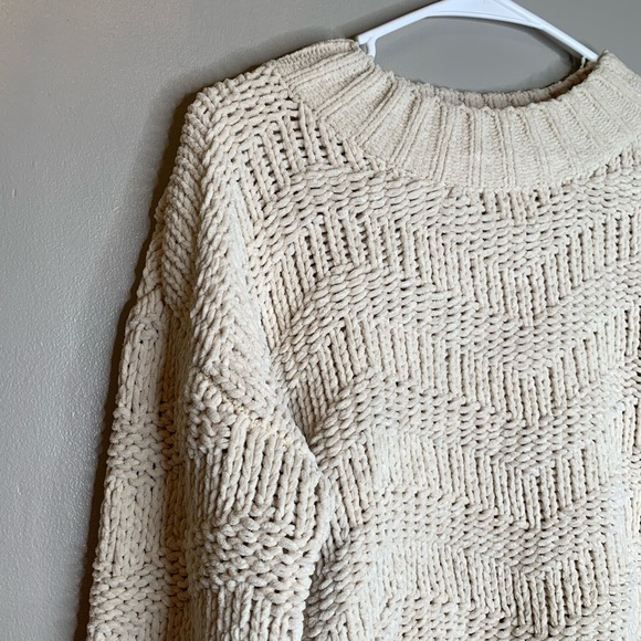 Vici sweater size small - Picture 2 of 5